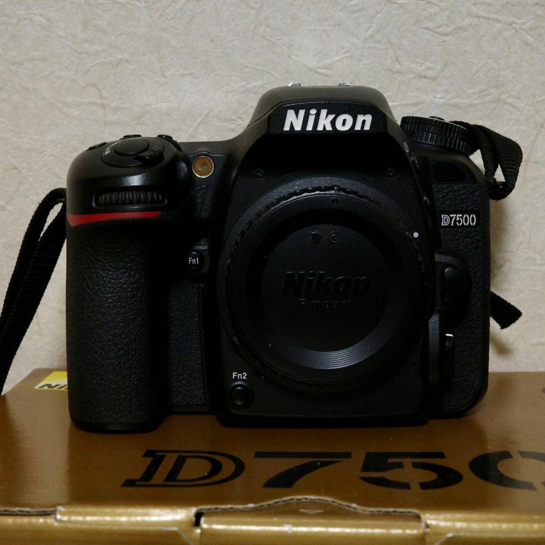 【Nikon D7500】本体＋レンズ2つ