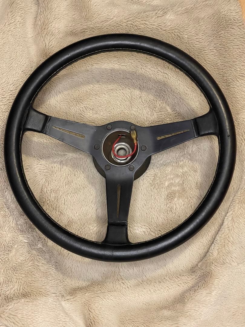 ナルディ　パーソナルステアリングホイール、クラシック360mmレザーモデル