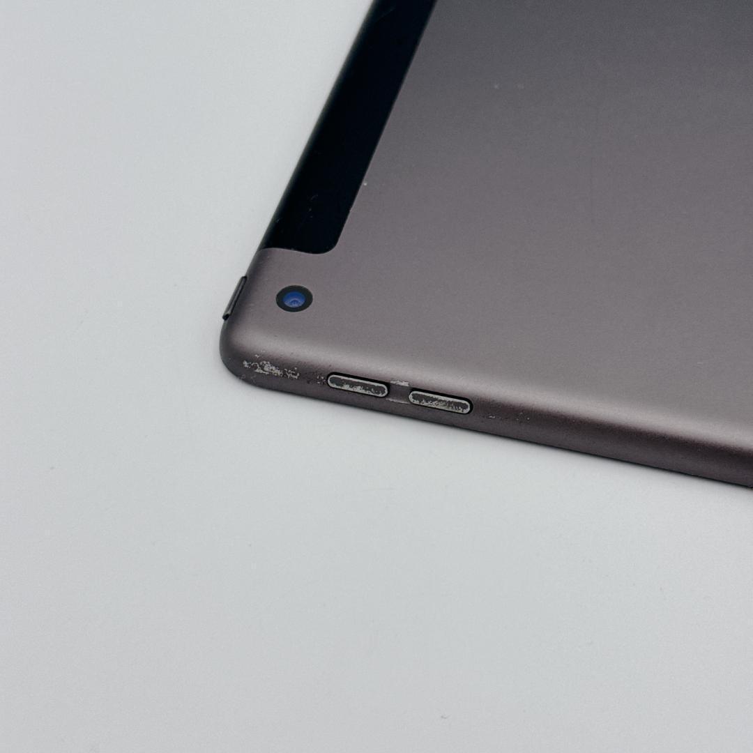 【良品】iPad (第7世代) 32GB Wi-Fi+Cellularモデル