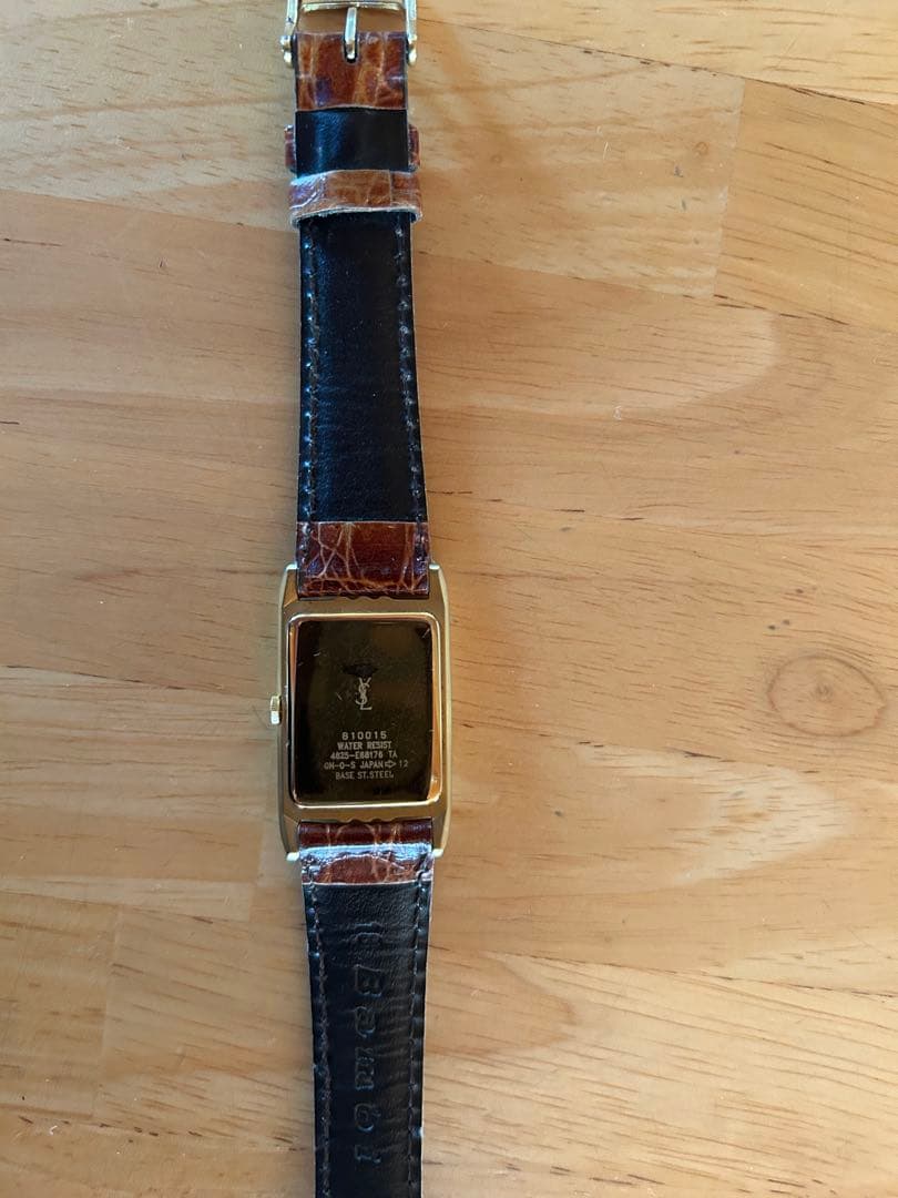気軽にコメント下さい。値引き対応致します。YSL イヴサンローラン 腕時計