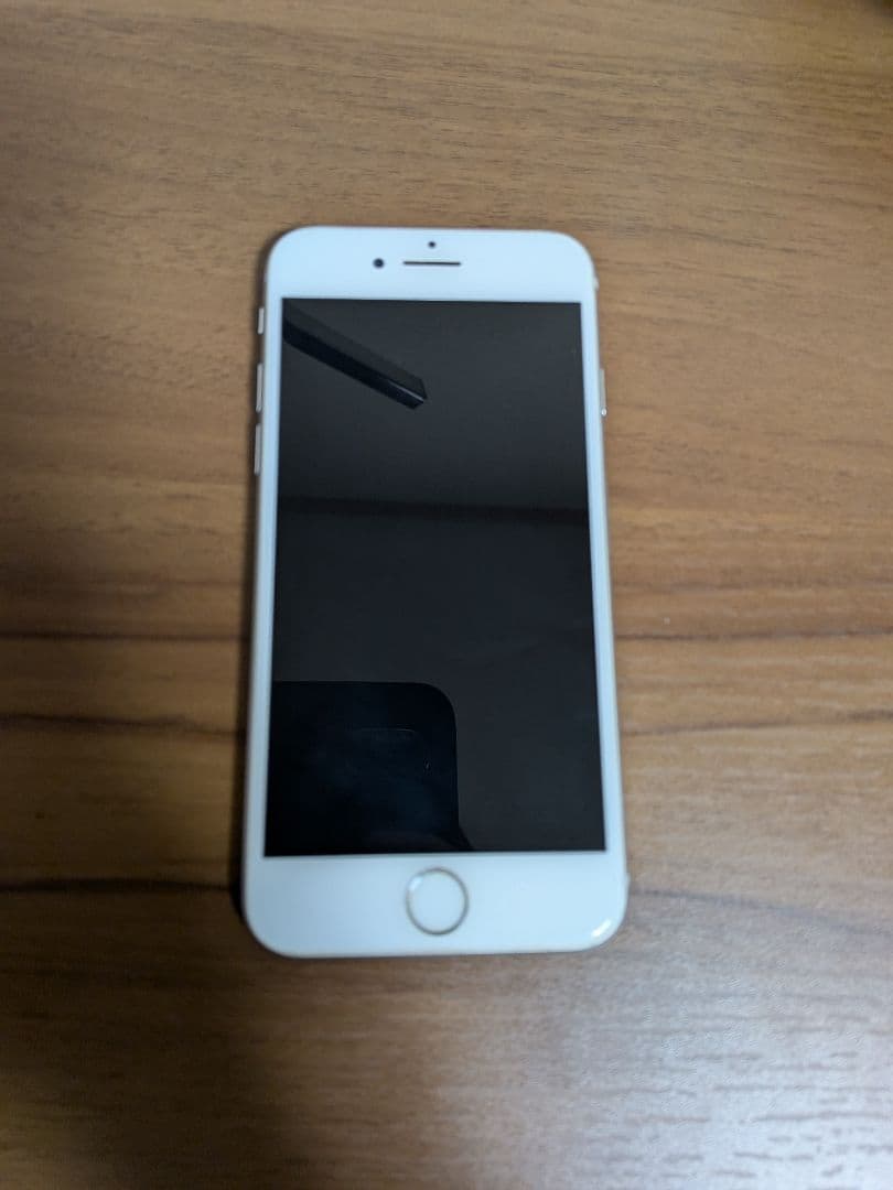 iPhone 8　ホワイト　64GB　通常使用可　本体のみ
