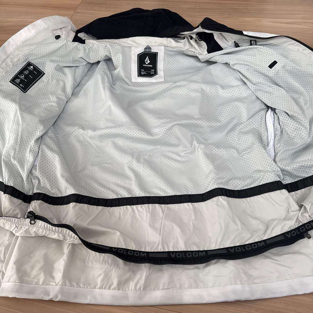 新品　VOLCOM ウェア　スノー　上下セット　Lサイズ　2025 セットアップ