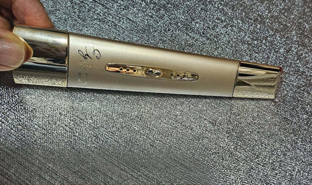 ME ラボンアイ IKKOプロデュース ／目元美顔器