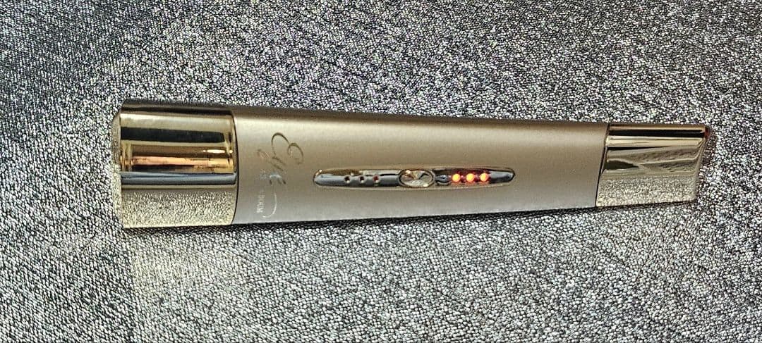 ME ラボンアイ IKKOプロデュース ／目元美顔器