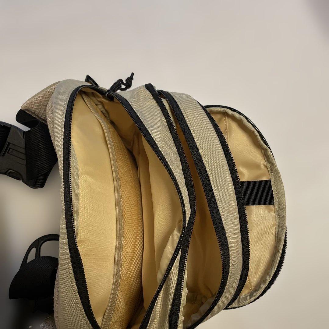 新型　改良版　ハグー Hugoo ヒップシート 抱っこ紐 　ベージュ