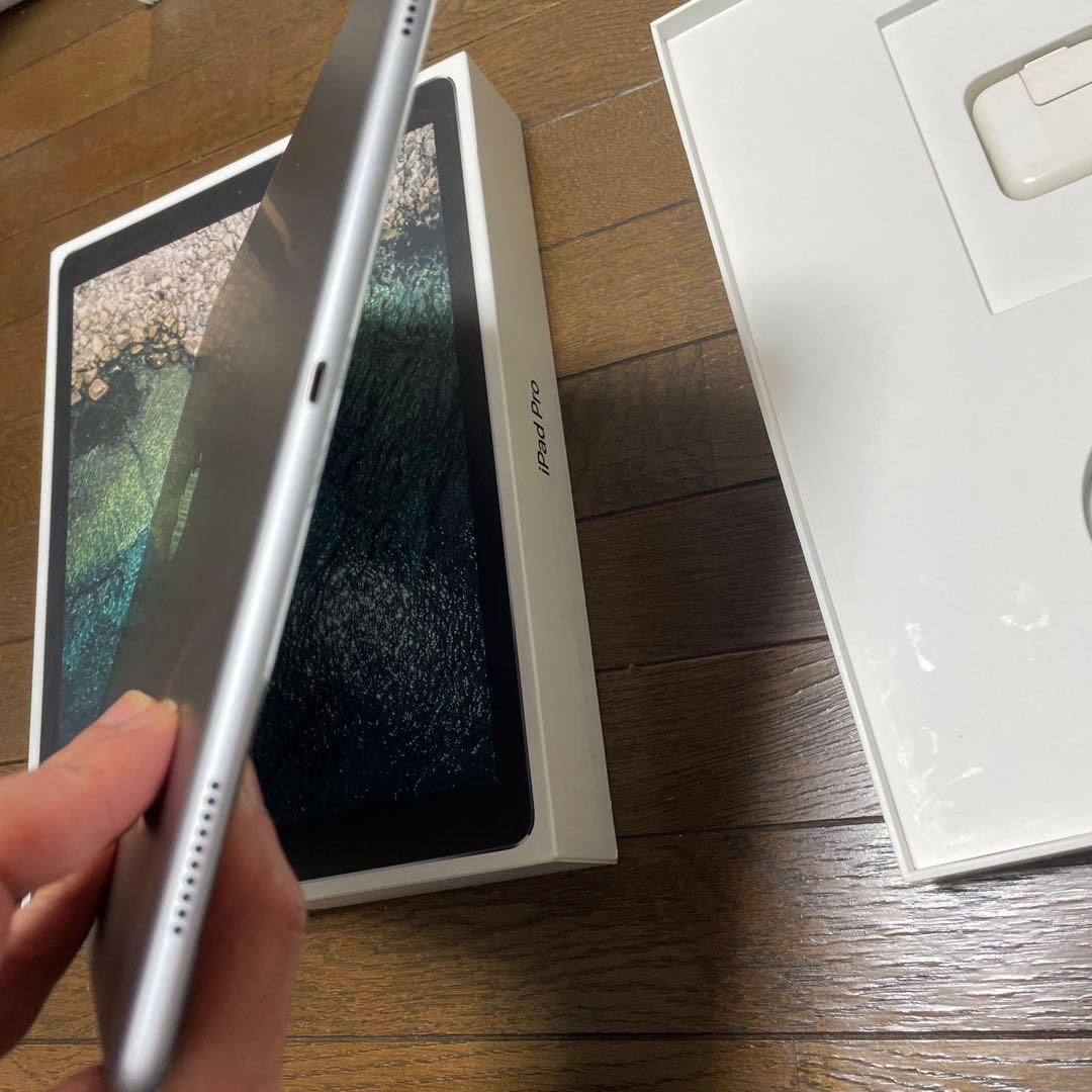 iPad Pro 12.9インチ（第2世代） 64GB / Wi-Fiモデル