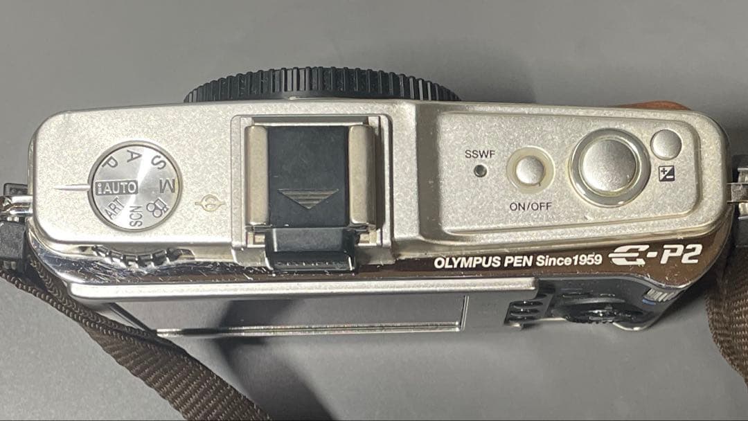 【訳あり・説明必読】OLYMPUSデジカメE-P2 レンズ・レザーホルダー付