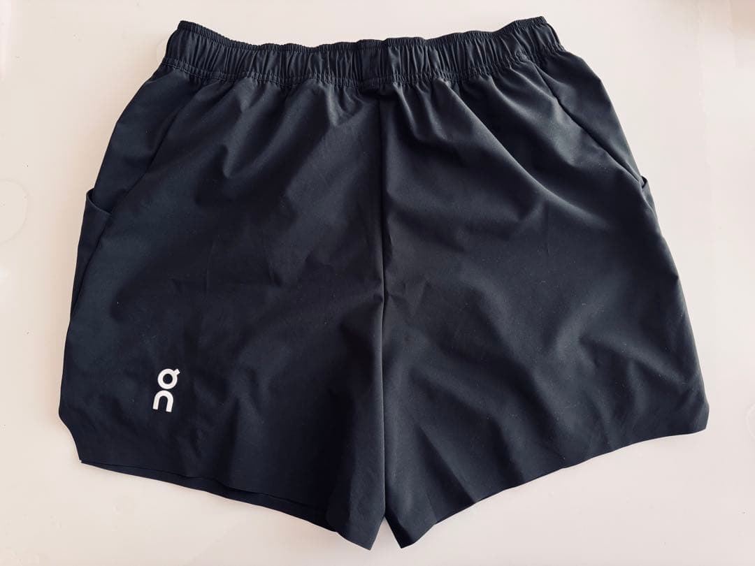 ON : Court Shorts 新品 . 未使用、サイズS、ブラック色