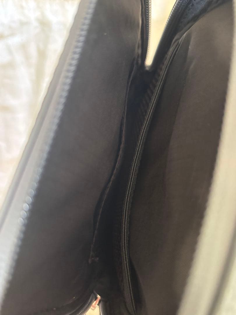 【極美品】ラコステ　LACOSTE 斜めがけ　ボディーバッグ　ショルダーバッグ