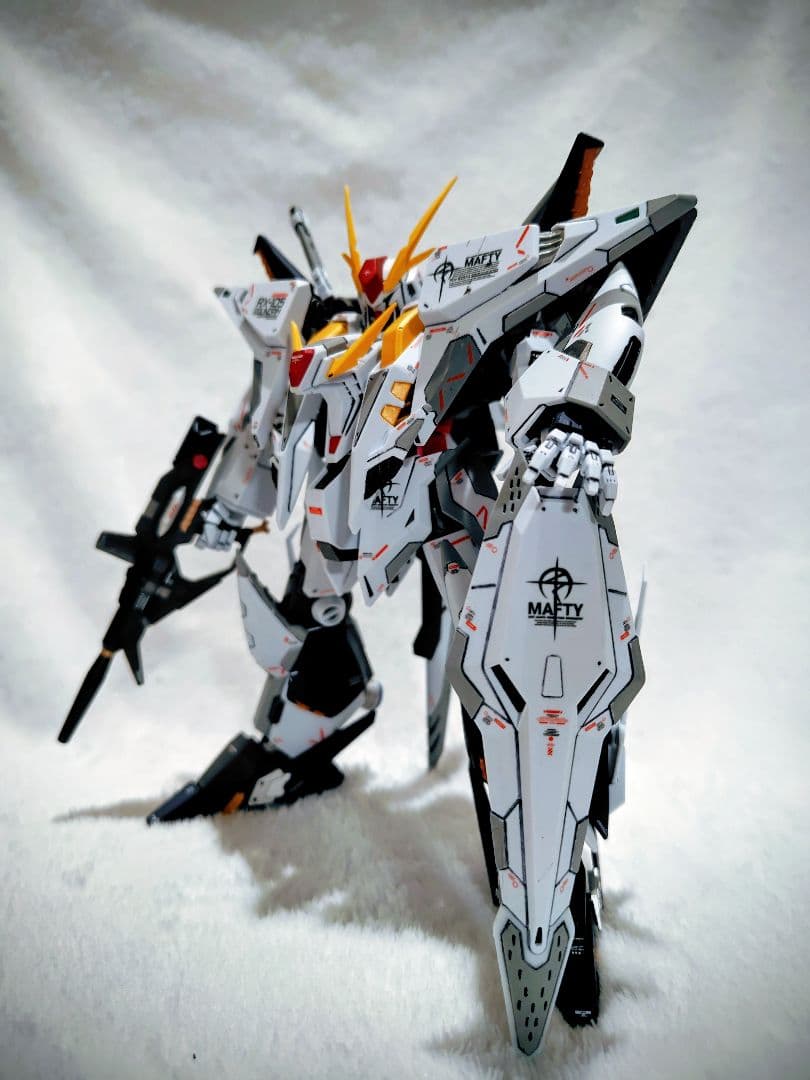 塗装済み完成品HGクスィーガンダム　汚れや欠品あり