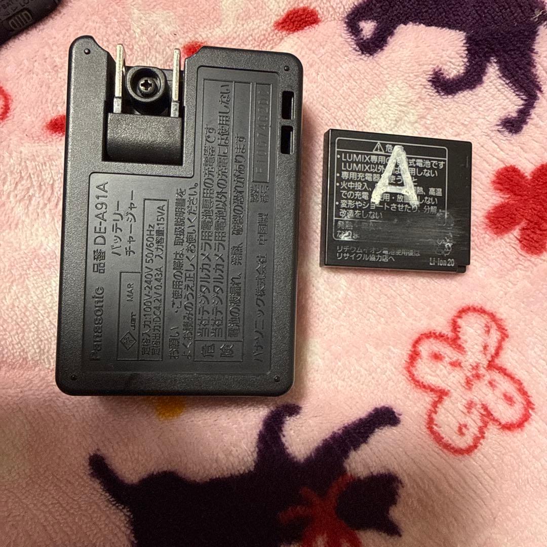 Panasonic LUMIX DMC-FX77 コンパクトデジタルカメラ