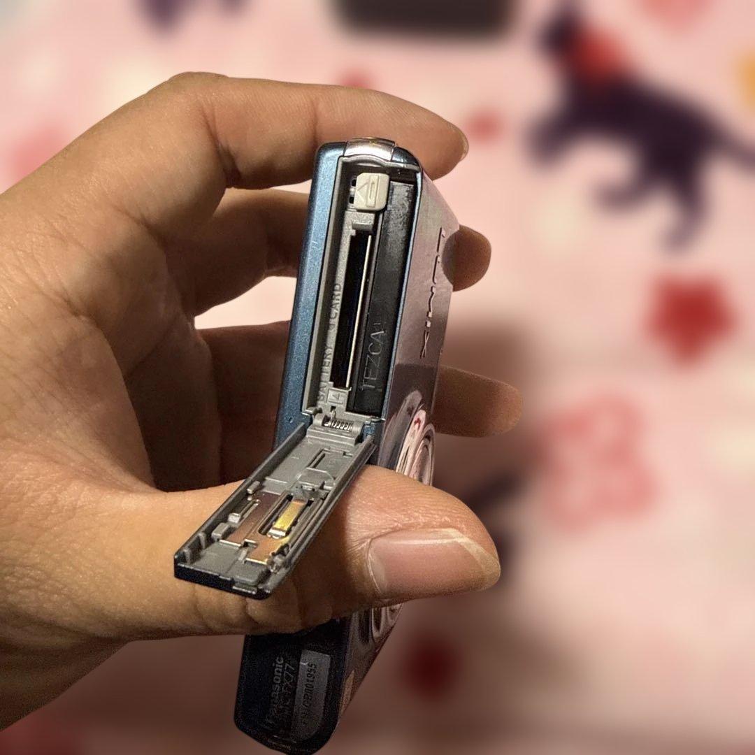 Panasonic LUMIX DMC-FX77 コンパクトデジタルカメラ