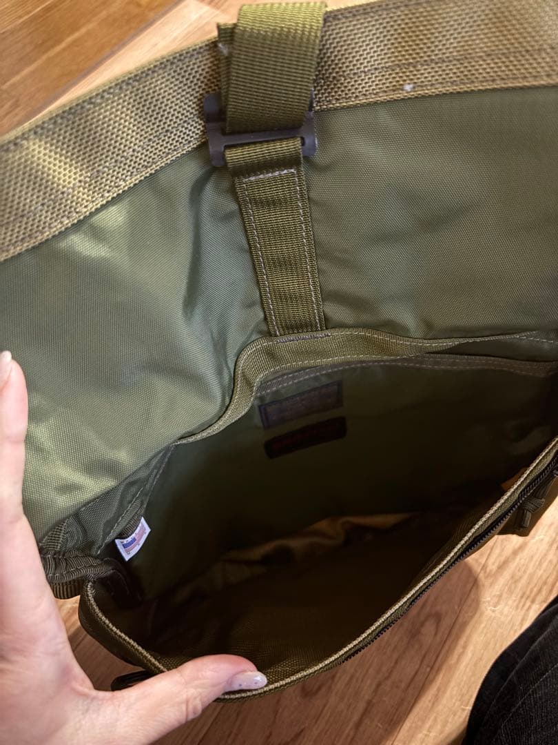 ブリーフィング　メッセンジャーバッグ