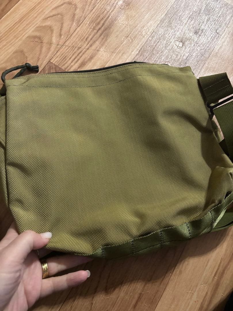 ブリーフィング　メッセンジャーバッグ