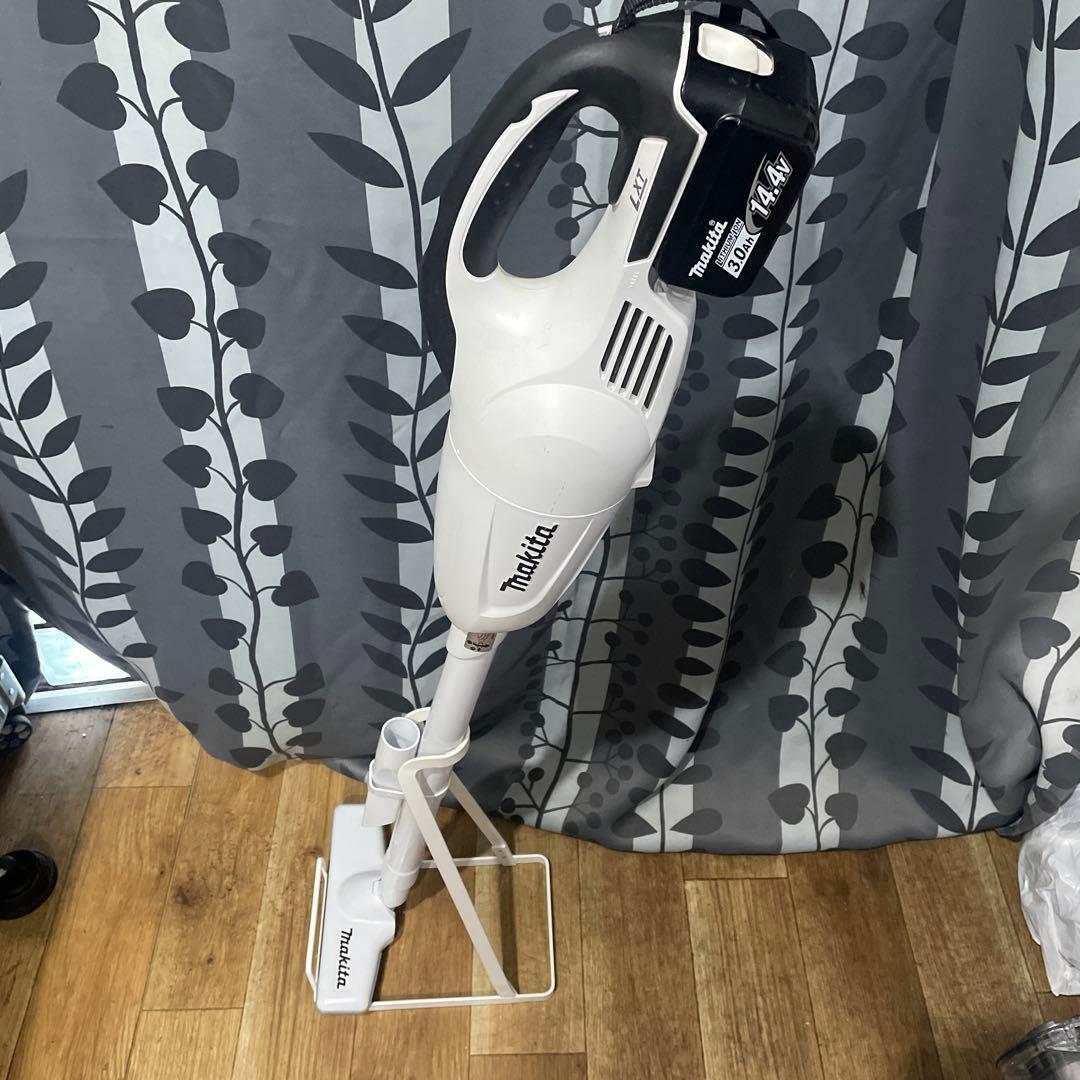 Makita CL141FD スティッククリーナー 本体立て掛けスタンド付き