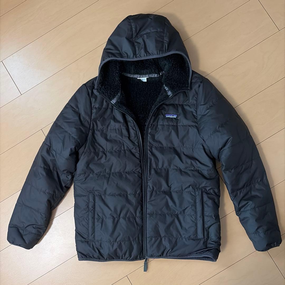 パタゴニアキッズ リバーシブル レディ フレディ フーディ　ブラック