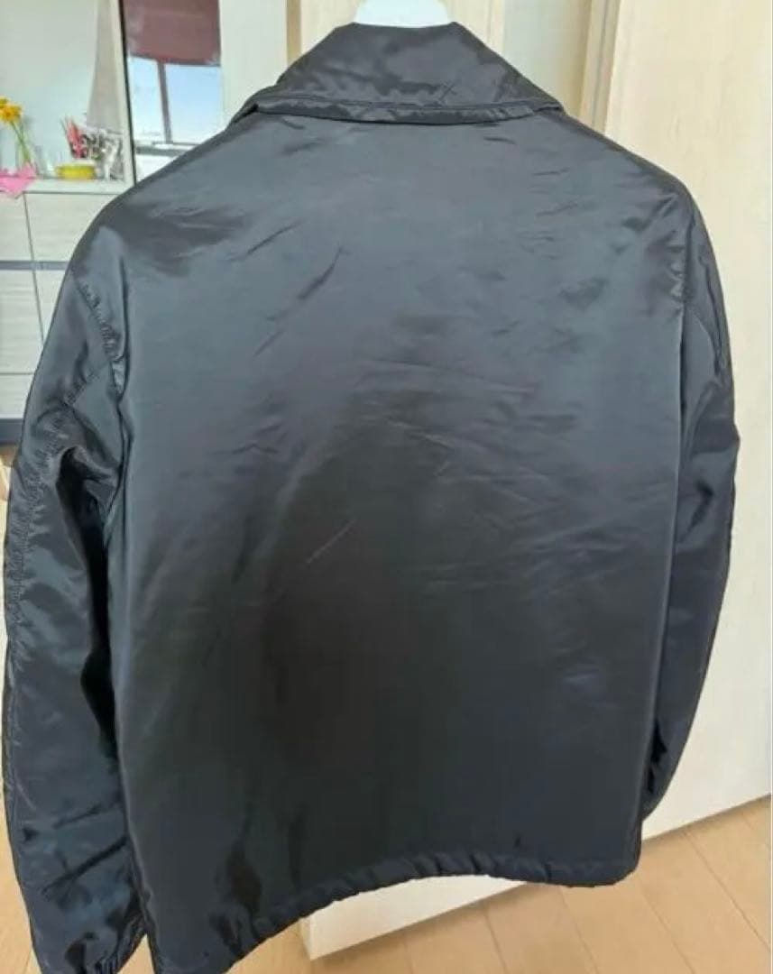 【美品】PRADA 三角ロゴ 中綿 ナイロンジャケット　ブラック