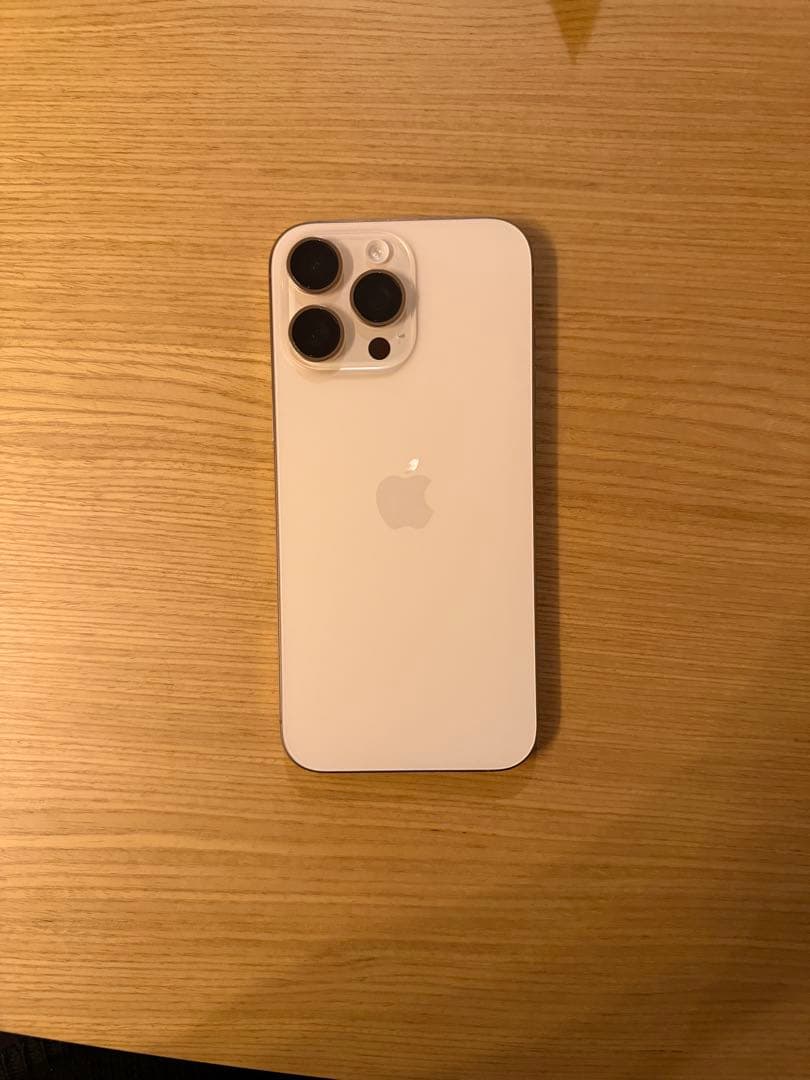 iPhone 16 Pro Max 256GB デザートチタニウム