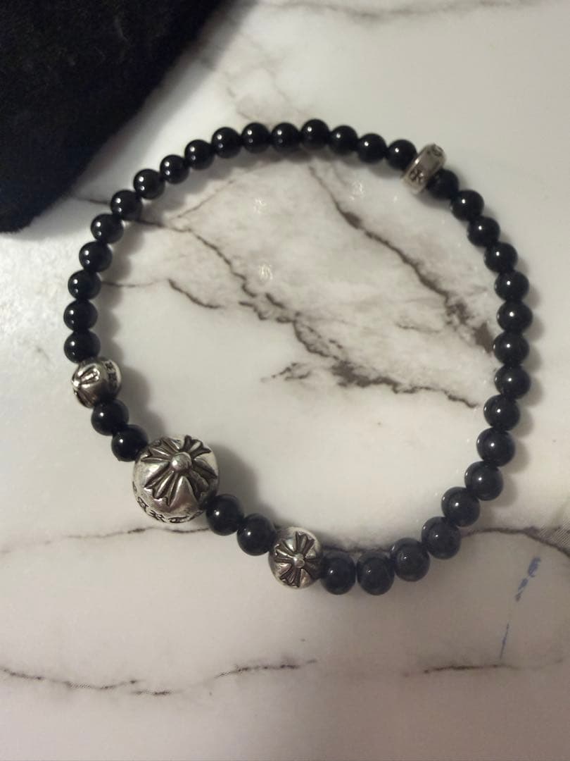 ブラックビーズブレスレット（ポーチ付き）