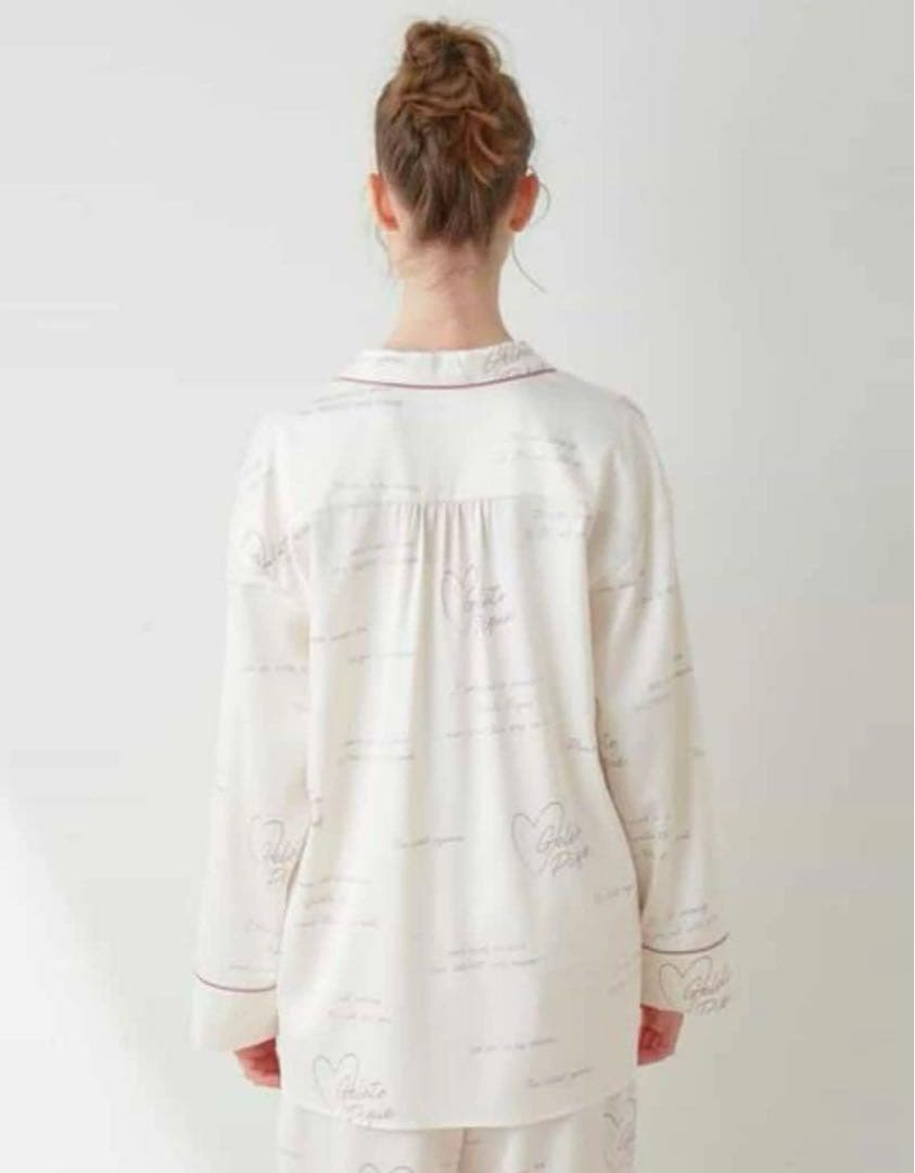 タグ付き新品ジェラートピケ バレンタイン限定 Sweetサテンシリーズ上下セット