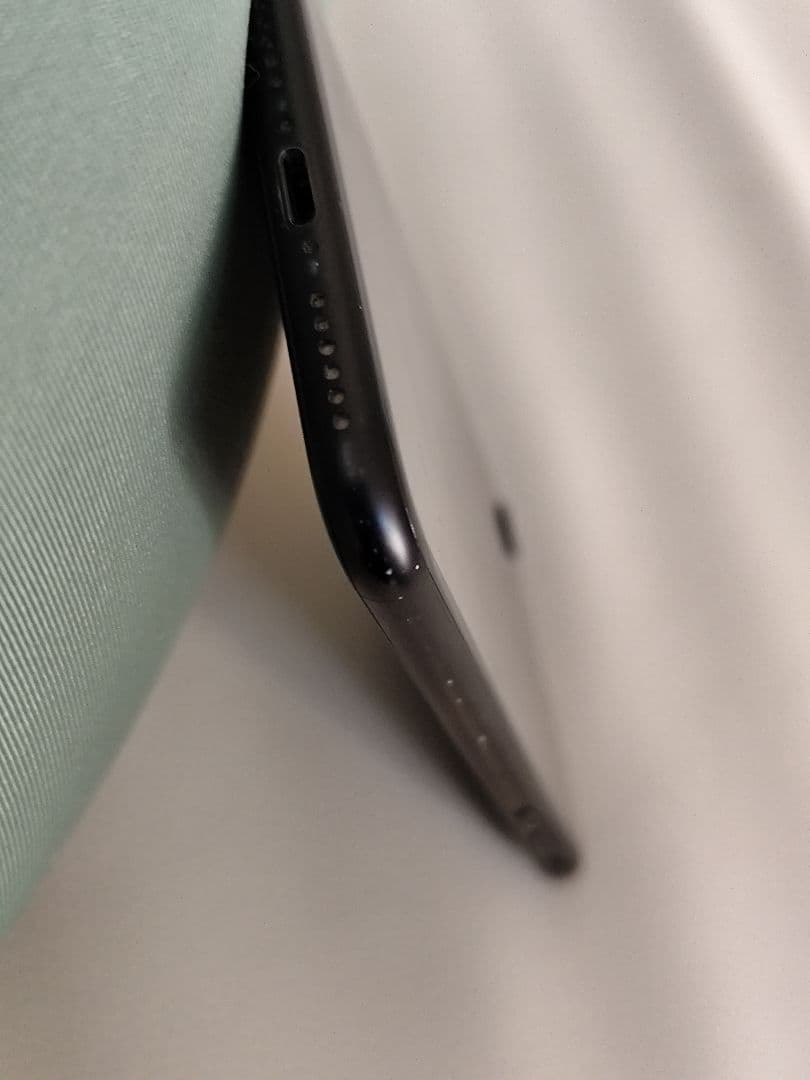 Apple iPhone SE2 ブラック 本体