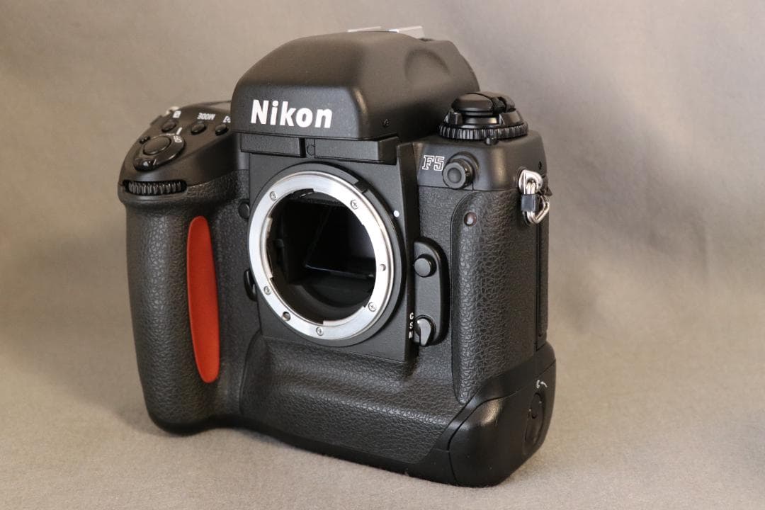 Nikon F5 一眼レフカメラ