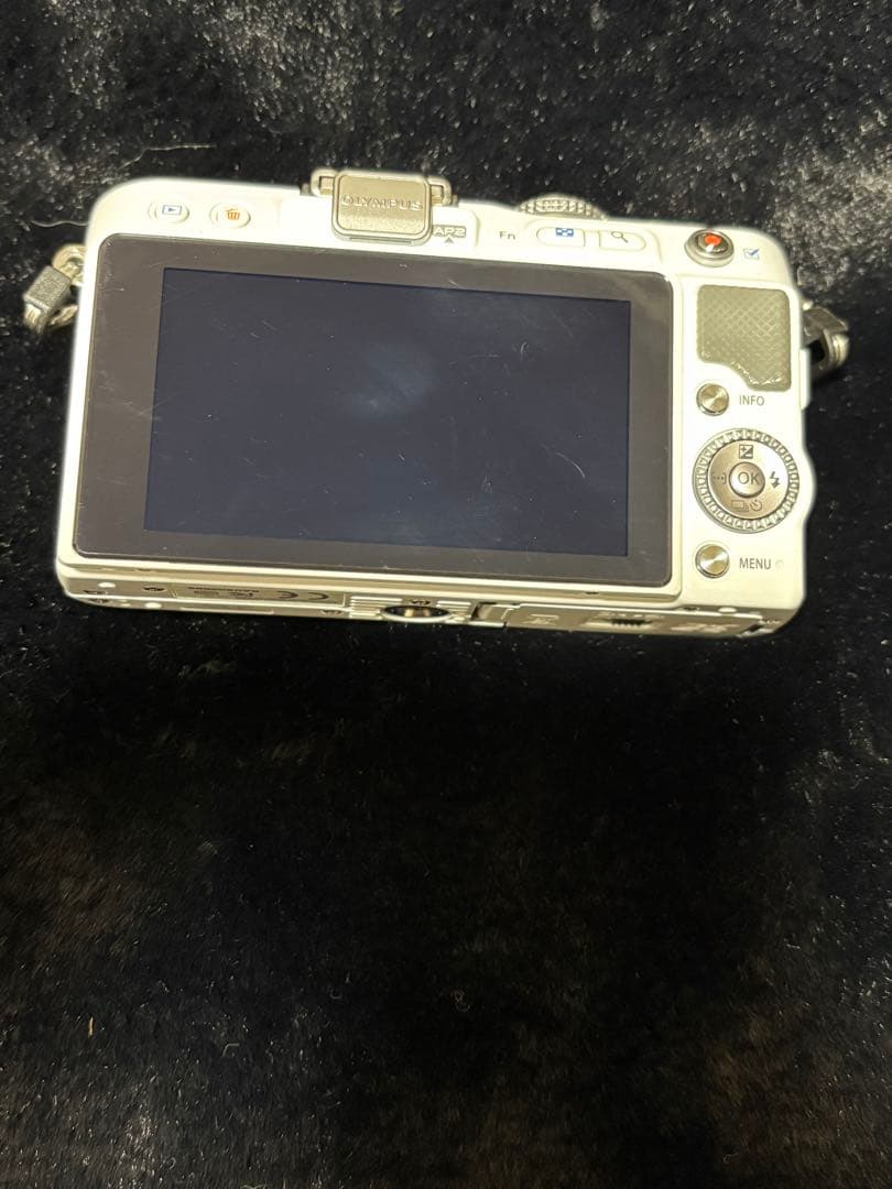 OLYMPUS PEN E-P1 two lens kit ホワイト動作品　美品