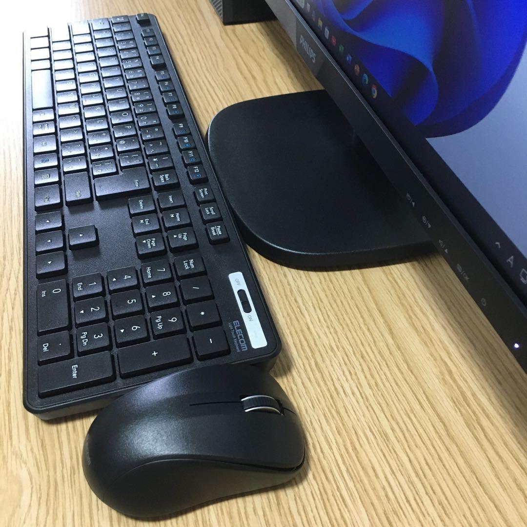 Lenovo ThinkCentre Win11 デスクトップ 23.8'モニタ