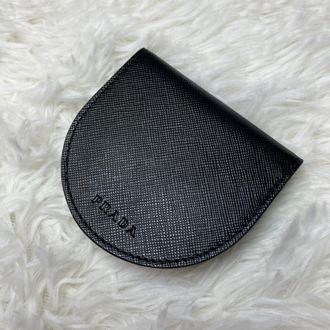 【極美品】PRADA プラダ サフィアーノ レザー 馬蹄型 ケース 小銭