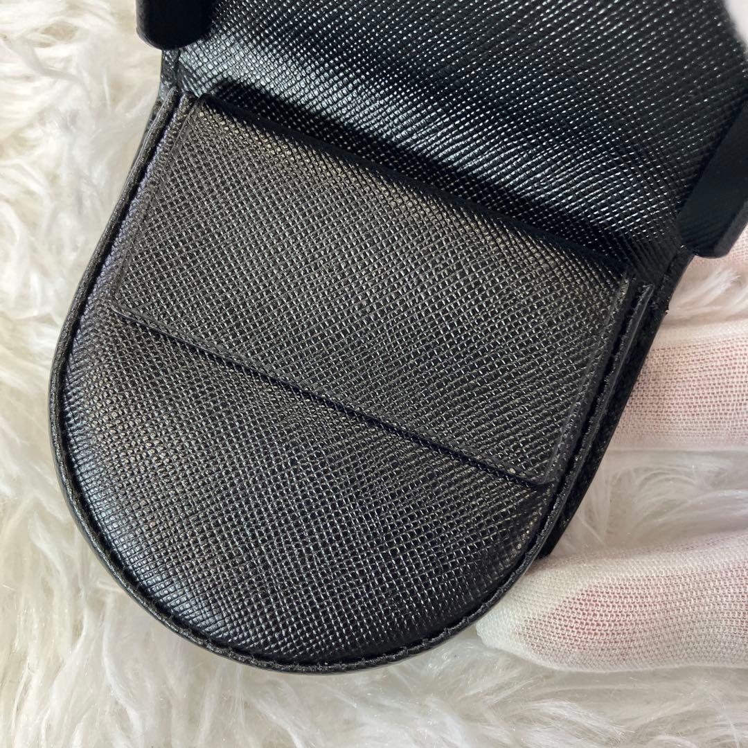 【極美品】PRADA プラダ サフィアーノ レザー 馬蹄型 ケース 小銭