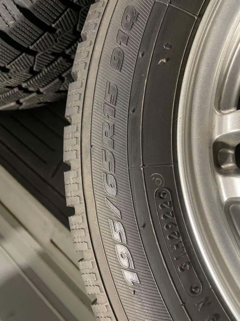 195/65R15 バリ溝　スタッドレスアルミセット 美品　トヨタ純正ナット対応