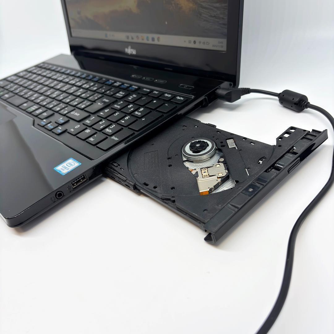 富士通 ノートパソコン Corei7 SSD オフィス付き Win11 D7