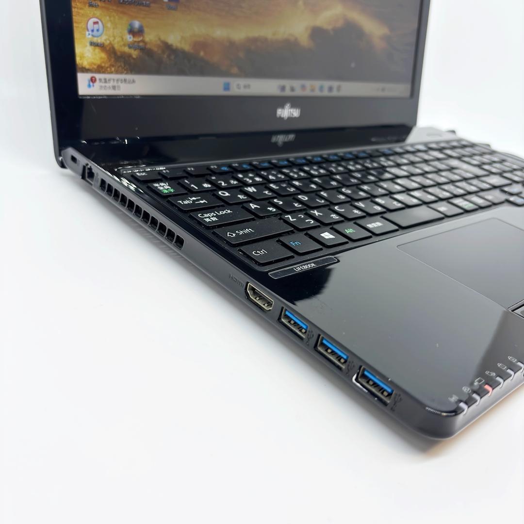 富士通 ノートパソコン Corei7 SSD オフィス付き Win11 D7