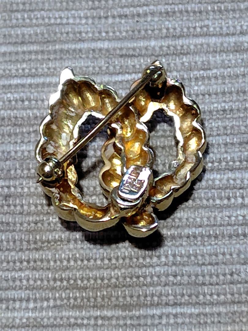 ティファニーツイストリーフ 18金YGブローチ 説明必読願います