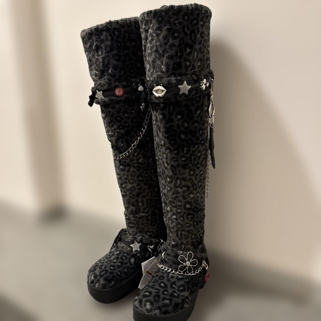 クロックス　クラシック アンファーゲッタブル レオパード ニー ハイ ブーツ