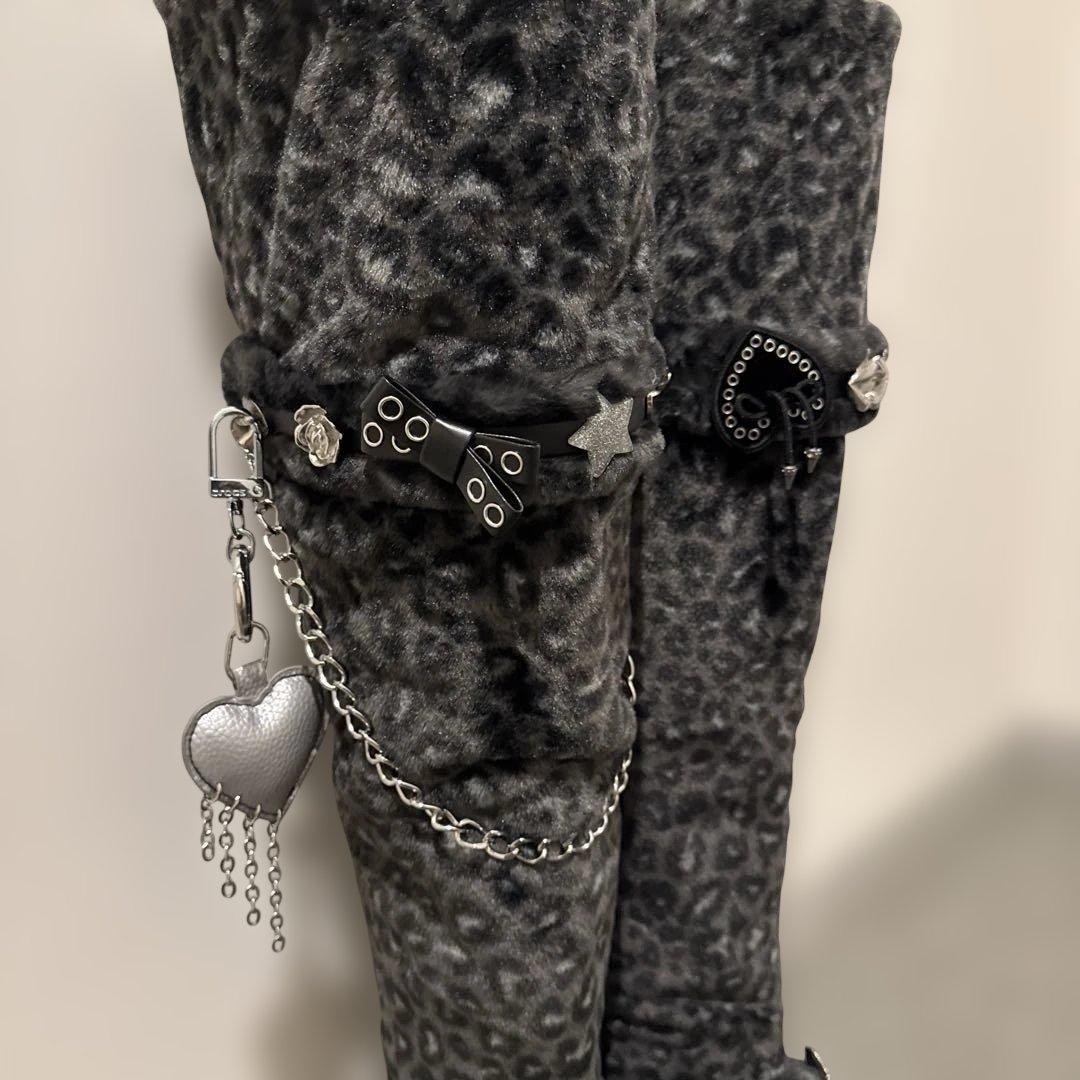 クロックス　クラシック アンファーゲッタブル レオパード ニー ハイ ブーツ