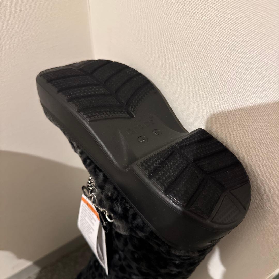 クロックス　クラシック アンファーゲッタブル レオパード ニー ハイ ブーツ