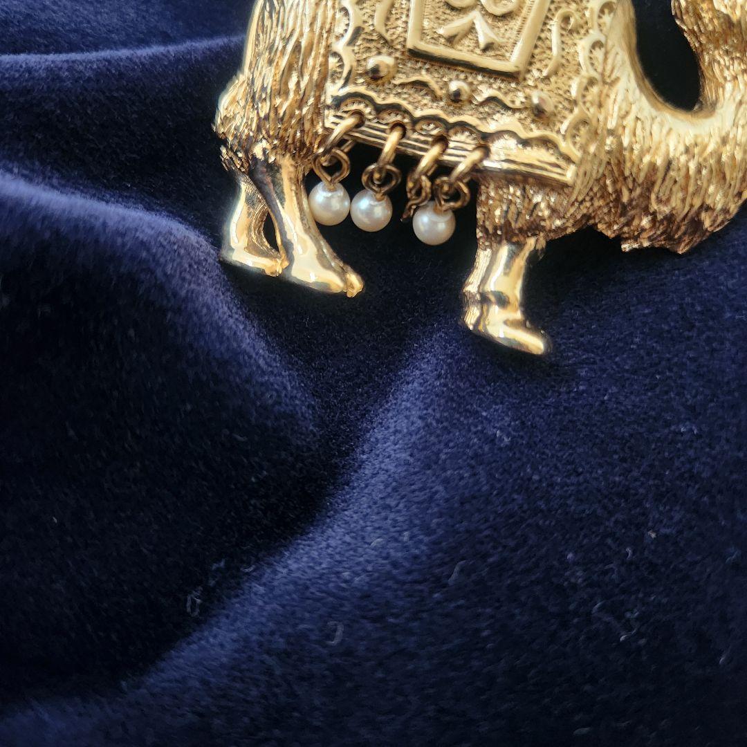 クリスチャンディオール　Christian Dior　ブローチ　ラクダ　アニマル