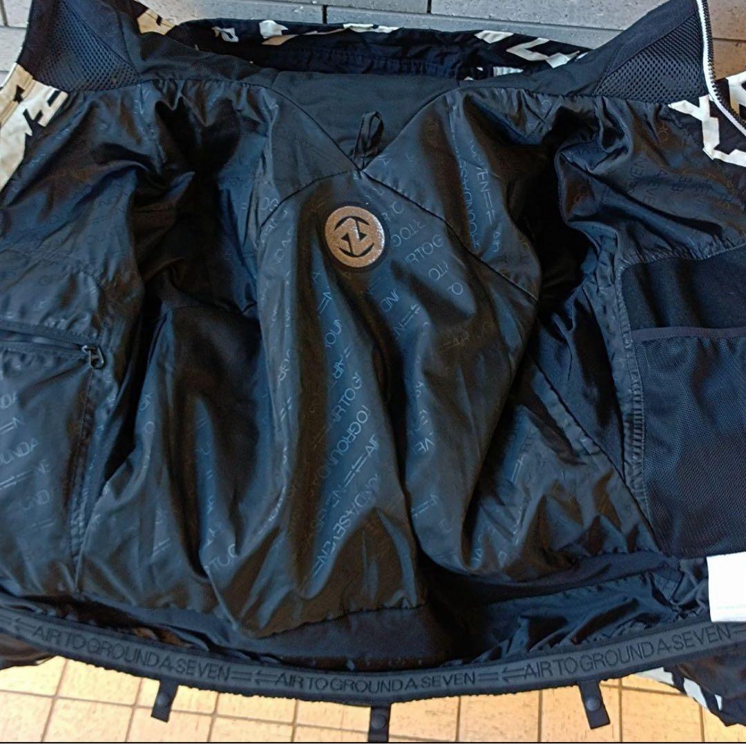 【デサント】美品　スノボージャケット　スキー　白黒モノトーン　L