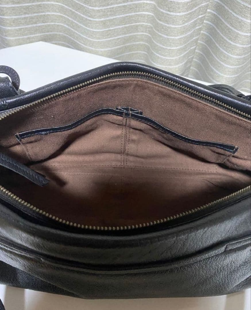 genten　黒いレザーハンドバッグ