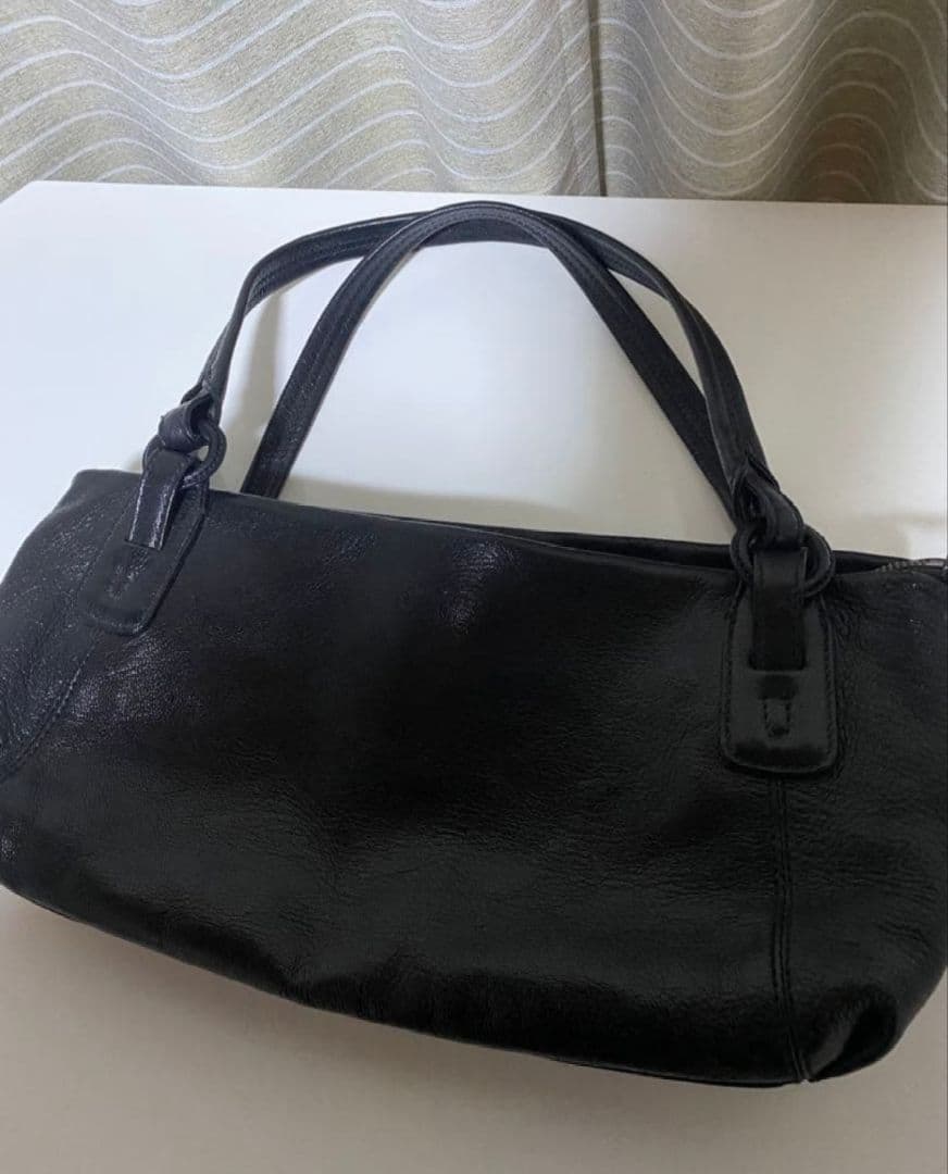 genten　黒いレザーハンドバッグ