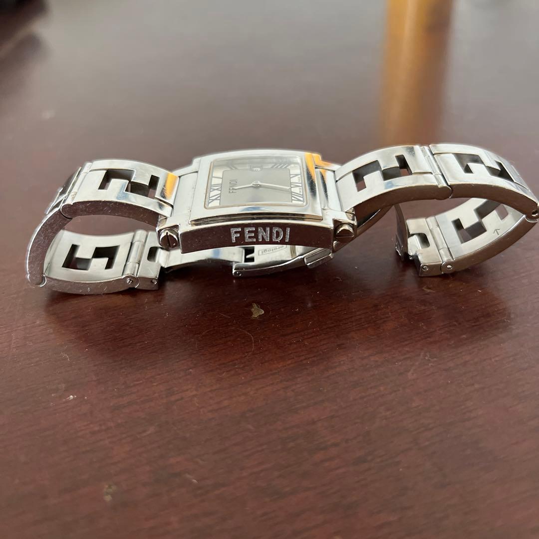 FENDI シルバー アナログ時計