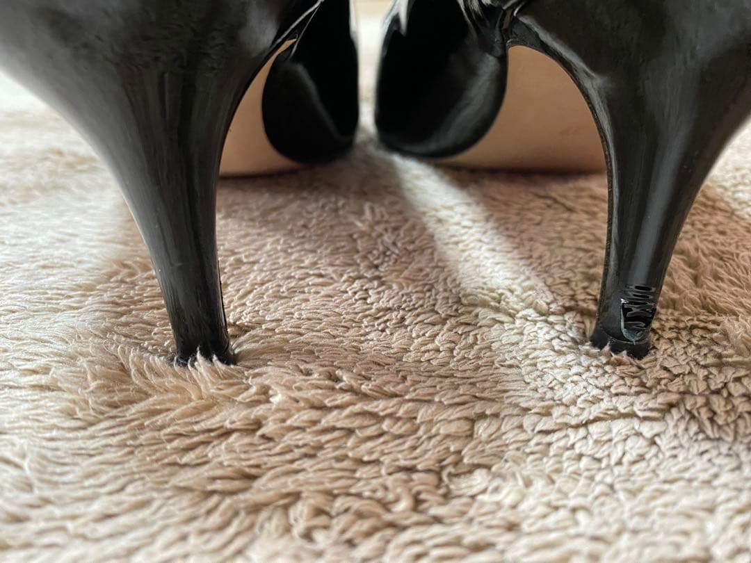 PELLICO ブラック ポインテッドトゥパンプス 37