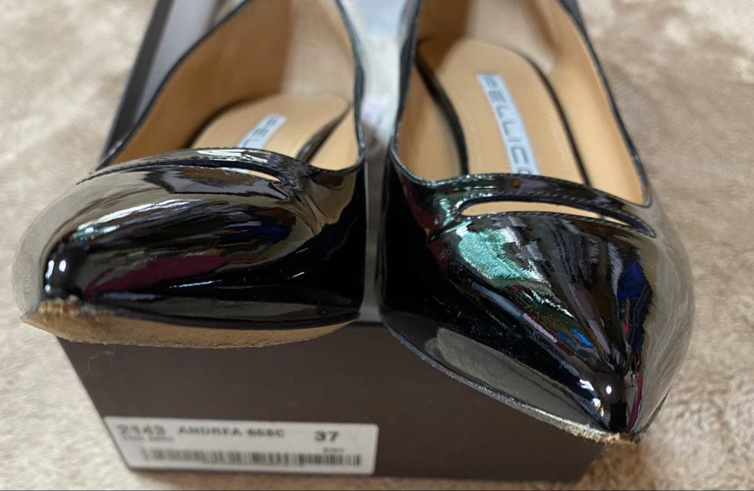 PELLICO ブラック ポインテッドトゥパンプス 37