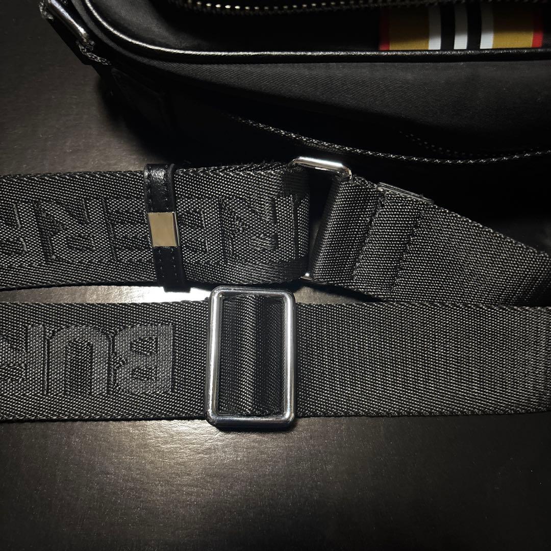 BURBERRY ブラック メッセンジャーバッグ