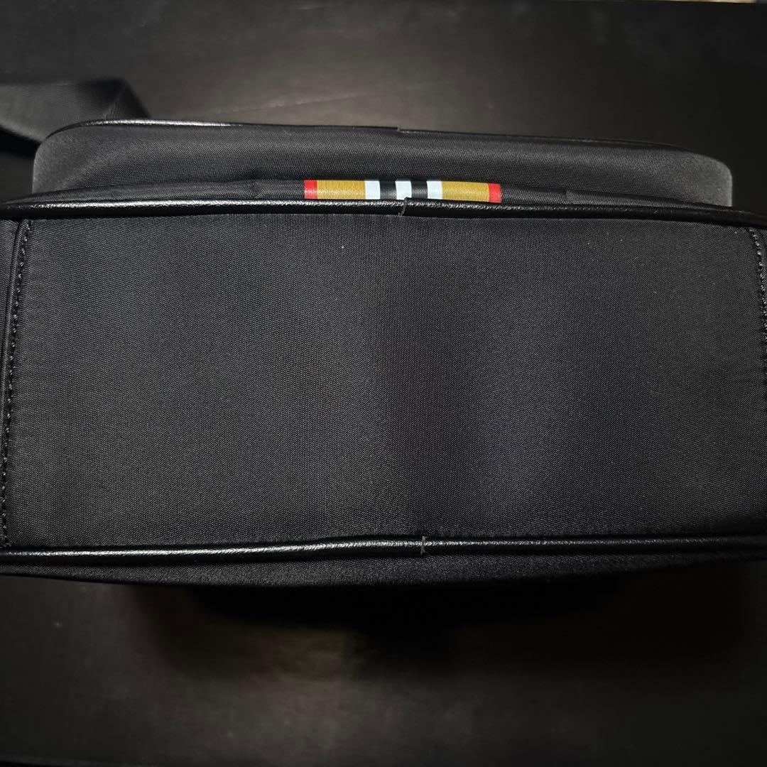 BURBERRY ブラック メッセンジャーバッグ