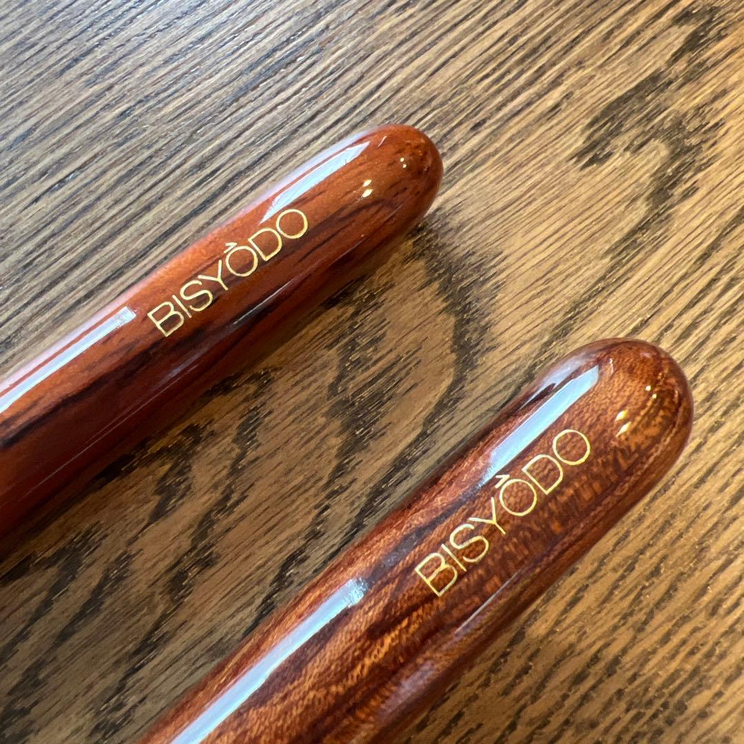 ウエダ美粧堂フィニッシングパウダーブラシ＆ハイライトチークブラシ