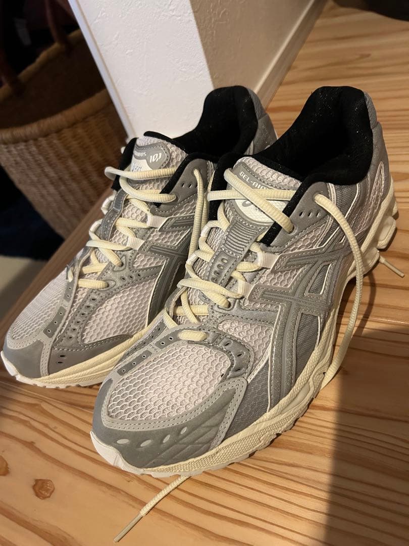 ASICS Gel-Nimbus 10 minnano グレー/ホワイト