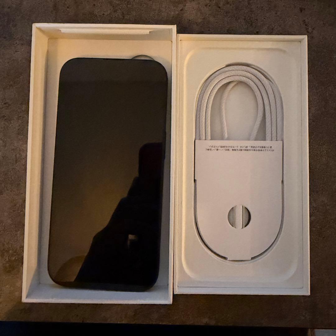 塩大福様　iPhone16 256GB ブラック　SIMフリー