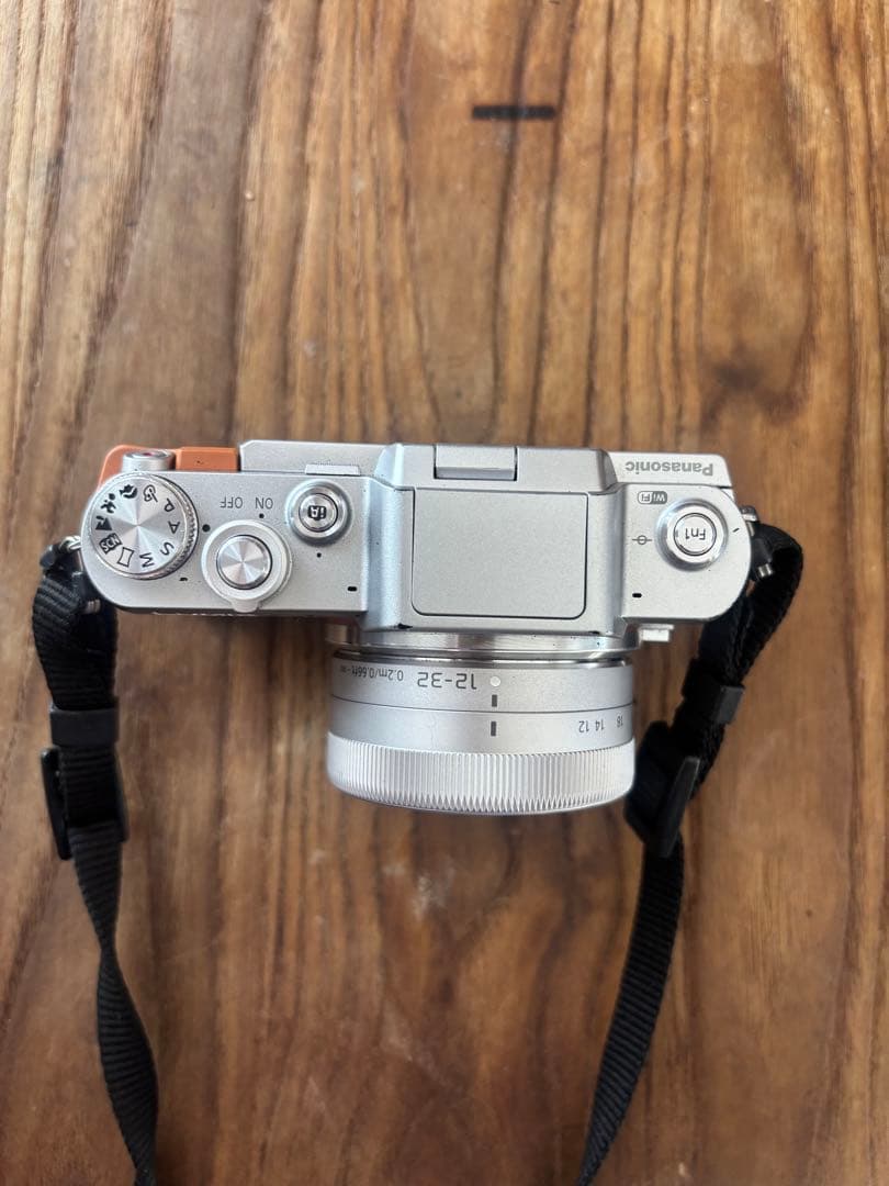 デジタルカメラ　LUMIX DMC-GF7